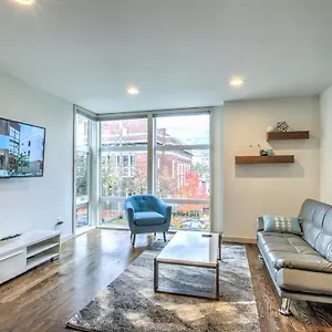 Modern With Rooftop Oasis Holiday home Seattle